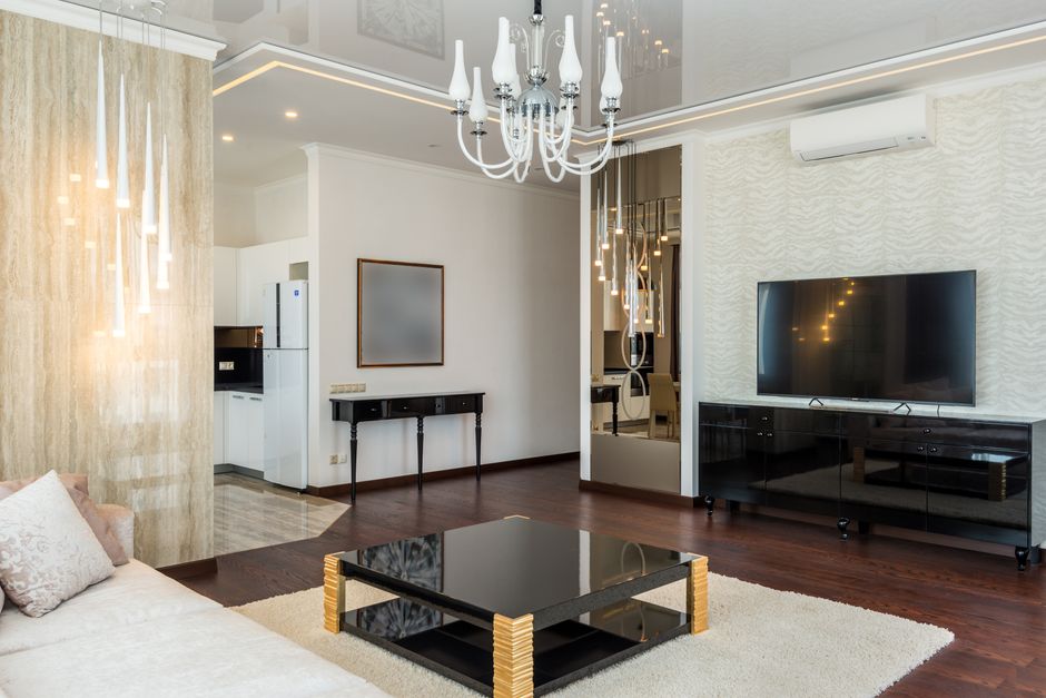 Stijlvolle mat zwarte tv-meubels in een moderne woonkamer met industrieel design.